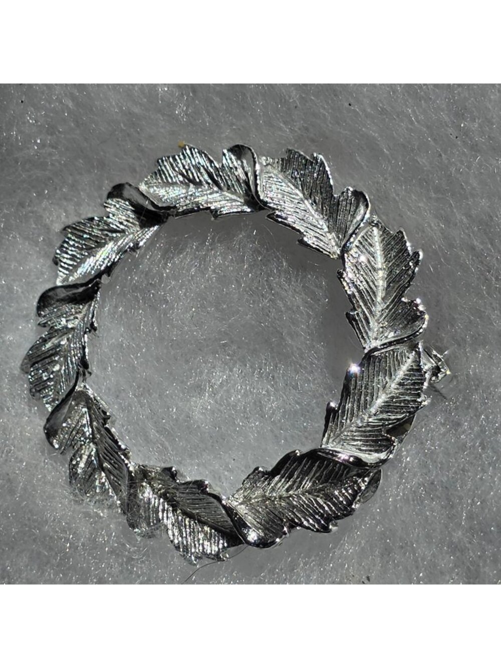 Gerrys Silver-Tone Laurel Leaf Wreath Brooch Pin Vintage Jewelry